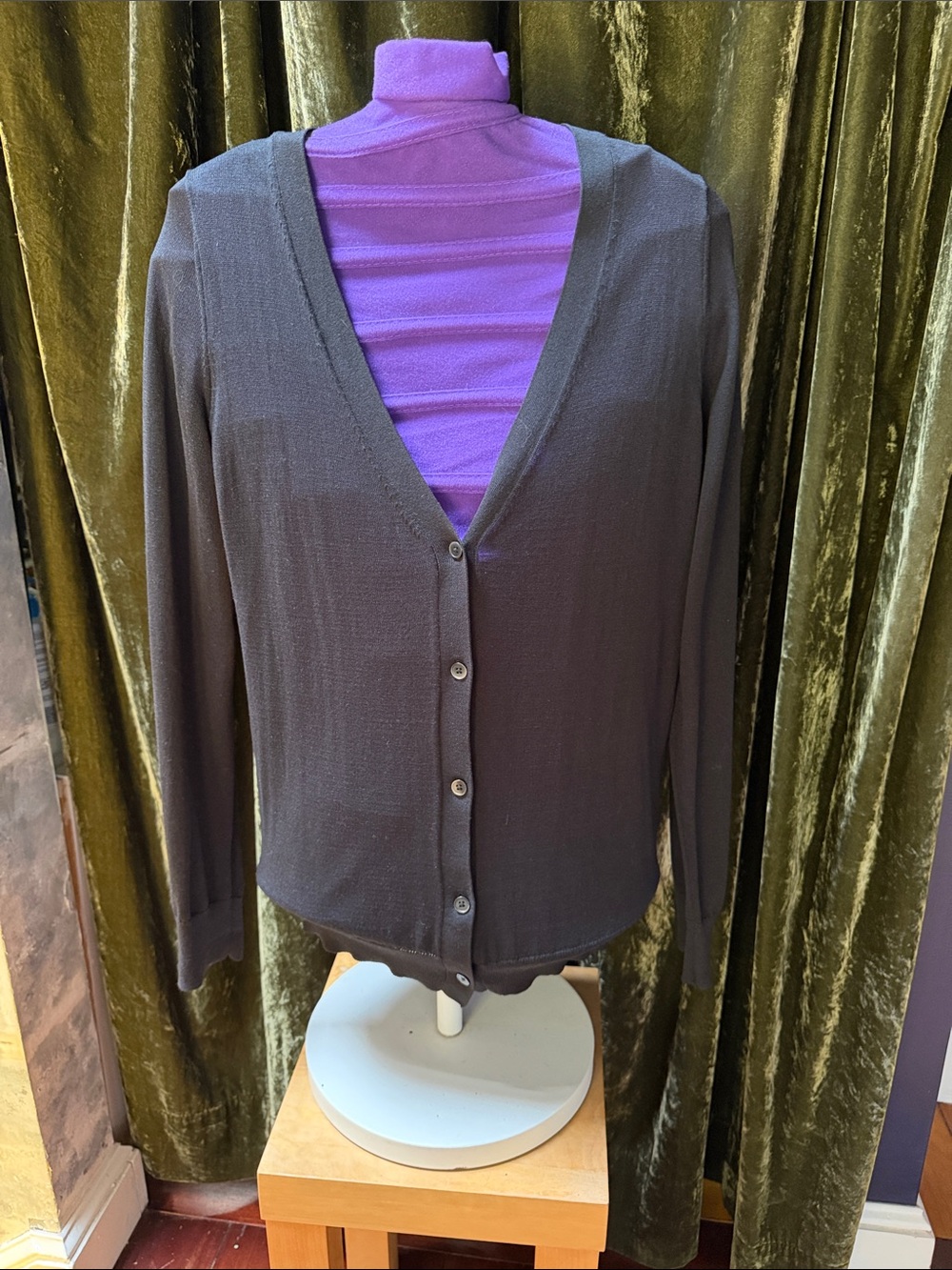 Uniqlo Black V-Neck Button Cardigan